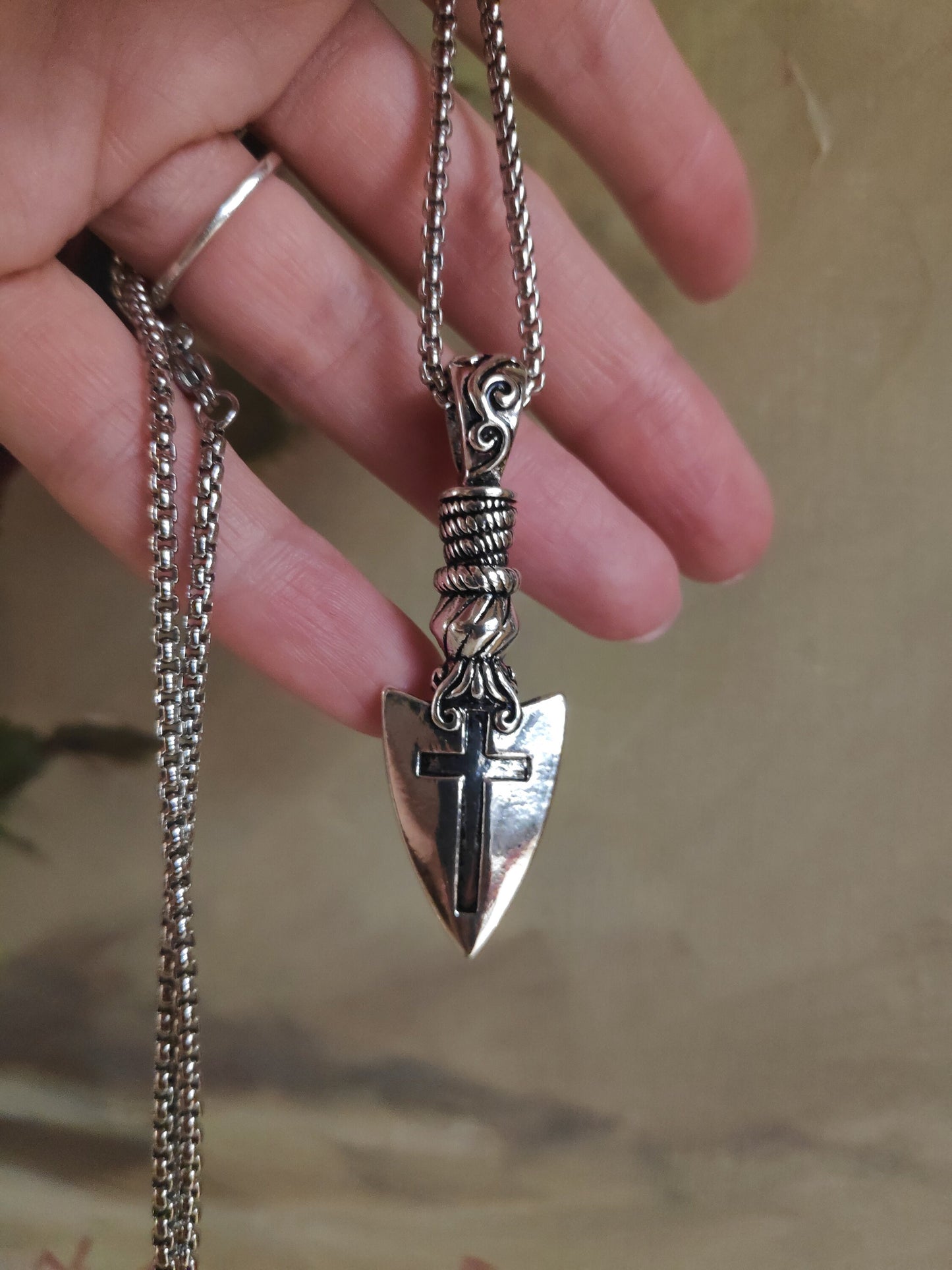 Domineering knight spear and shield cross, weapon arrowhead Pendant, Arrow pendant necklace men Ancient silver colour, retro, trendy jewelry