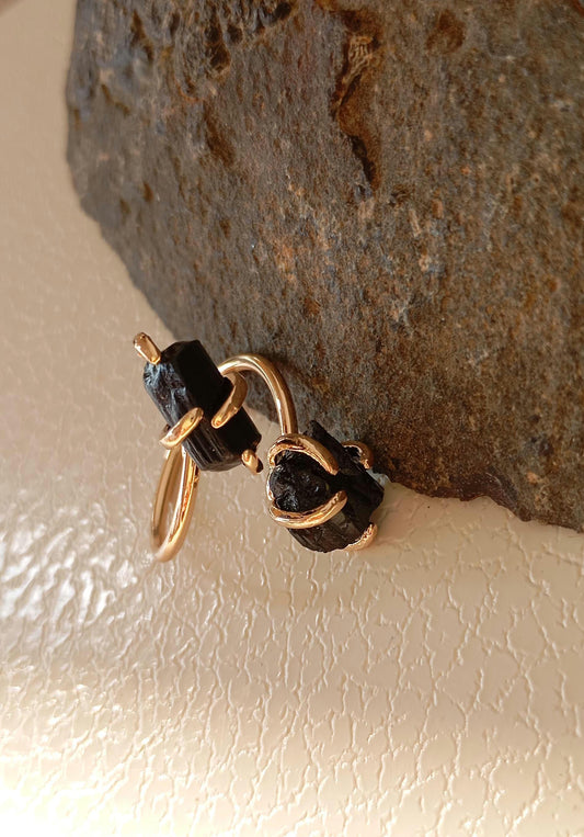 Raw black tourmaline adjustable finger ring in silver or gold, gemstone, healing protection, mascot, fashion, wedding,elegant,gift for women