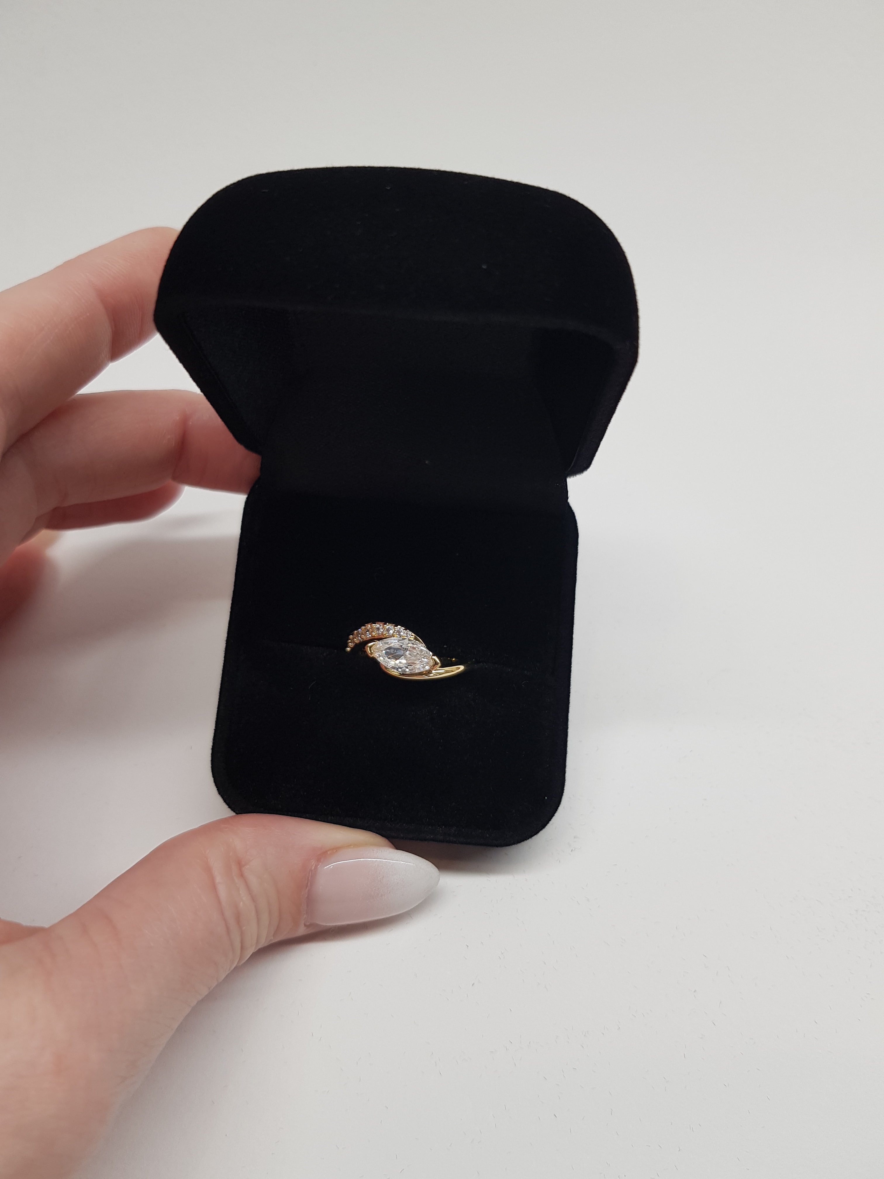 SEÓRA | Marquise Flow Ring , CZ Brass Band