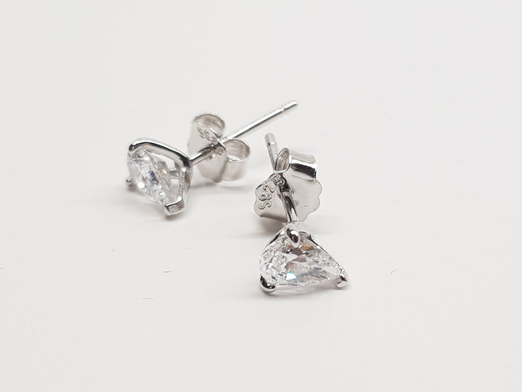 SEÓRA Pear Light Studs — Silver
