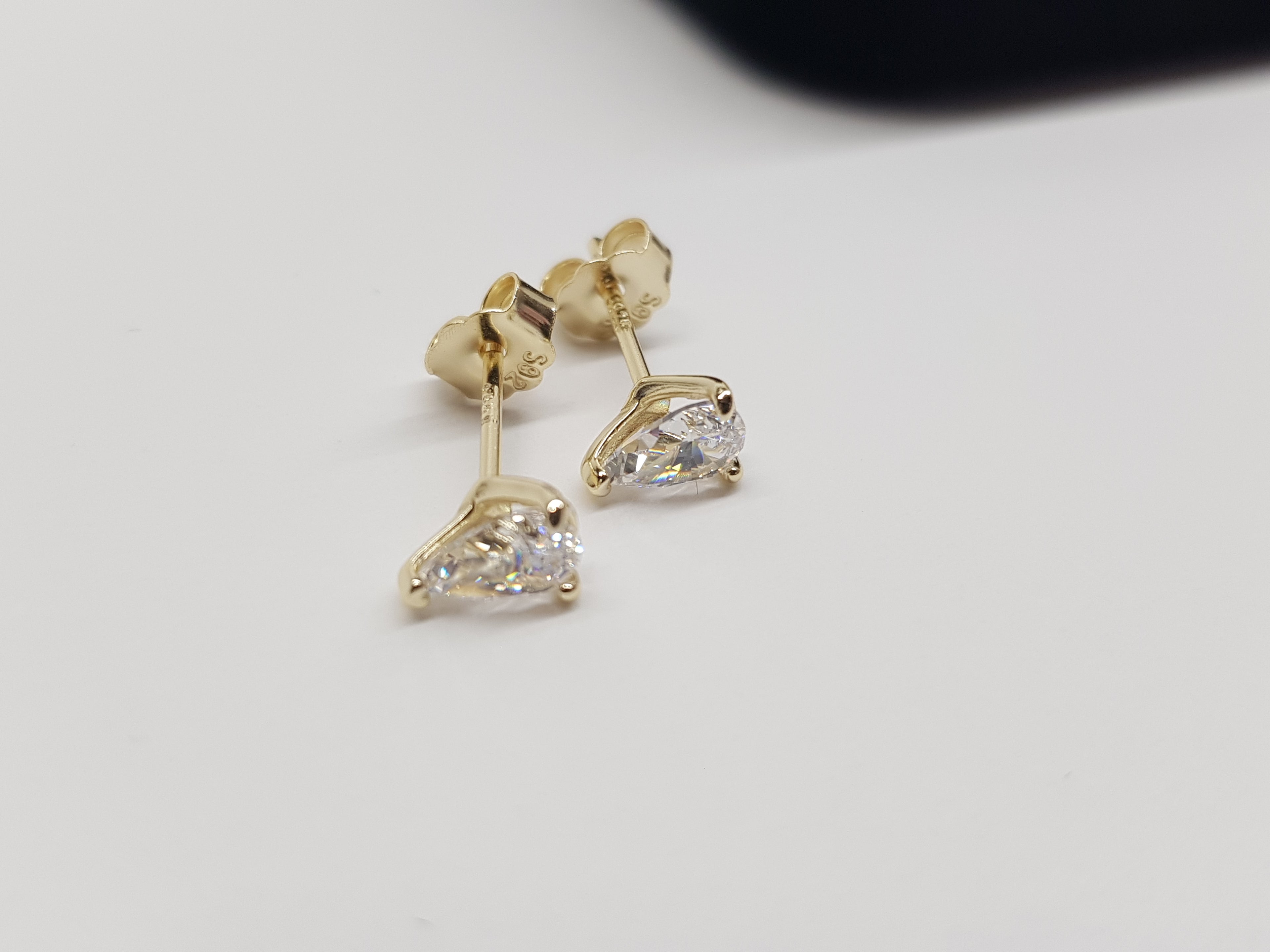 SEÓRA Pear Light Studs —  Gold Plated