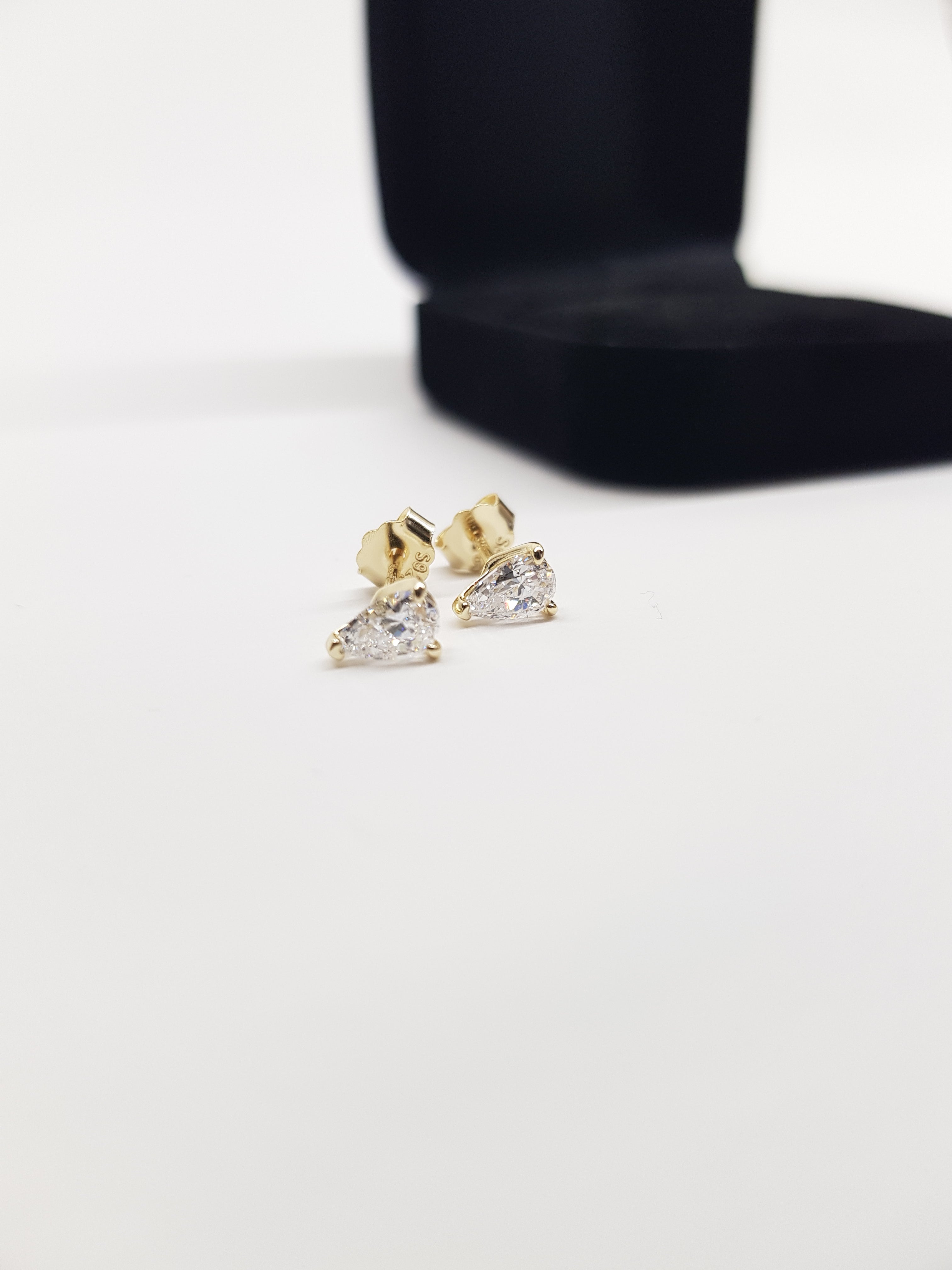 SEÓRA Pear Light Studs —  Gold Plated