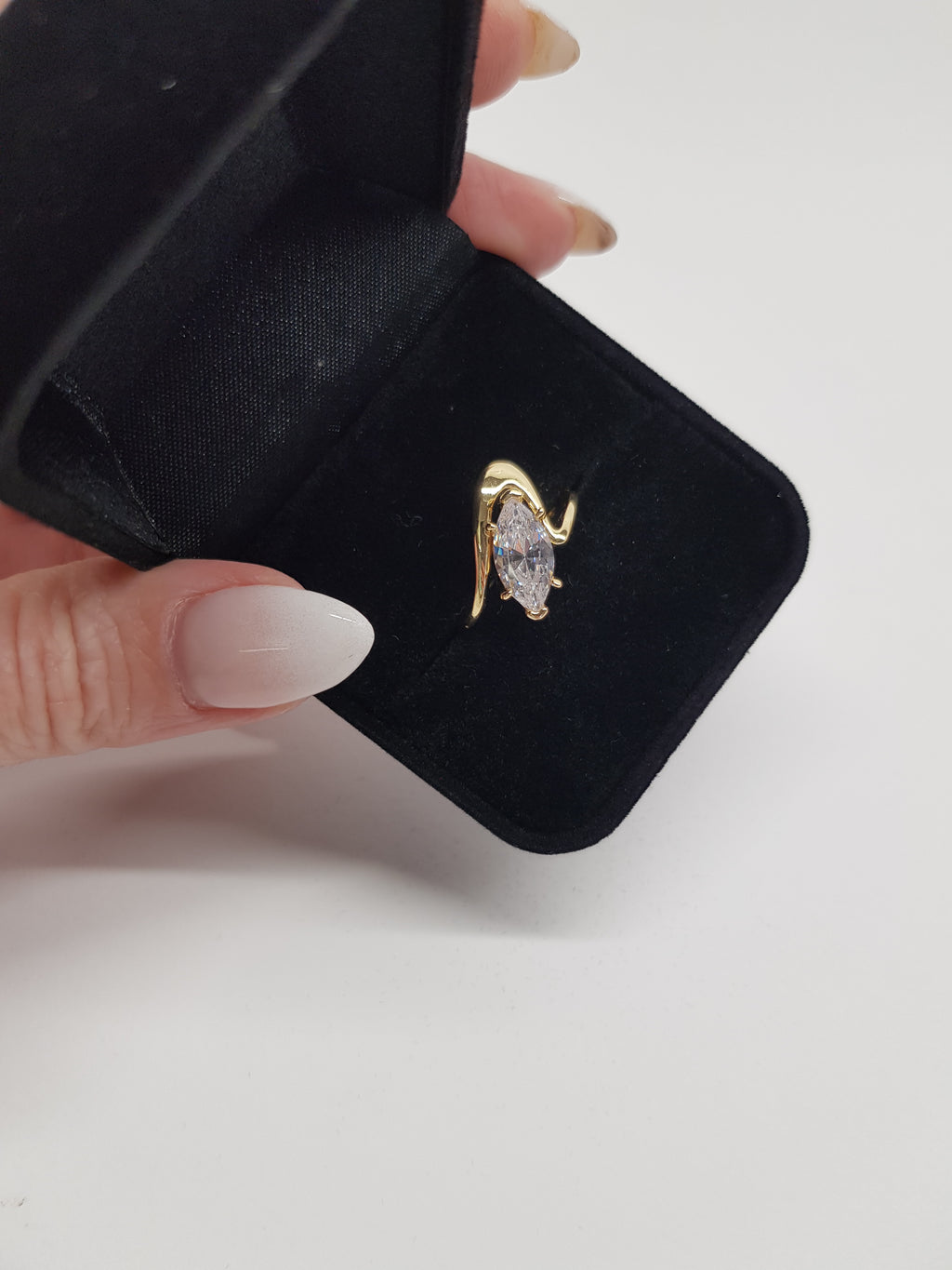 SEÓRA | Axis Curve Marquise Ring, CZ Brass Band