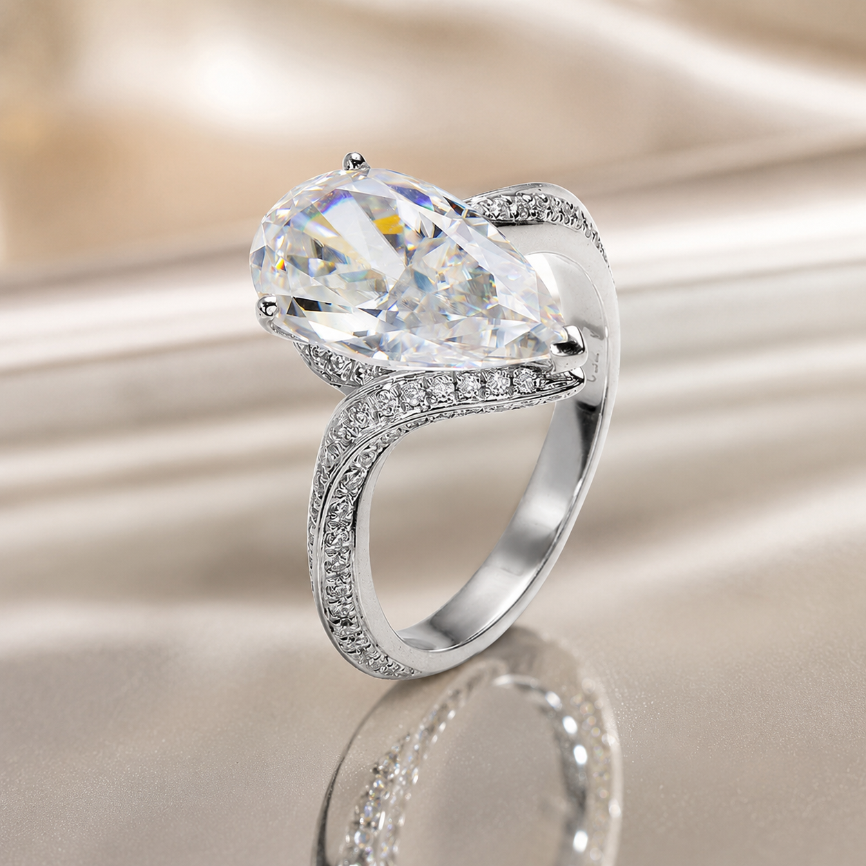 Pear Halo Moissanite Ring 18K Gold | 1CT–5CT Engagement Ring | SEÓRA