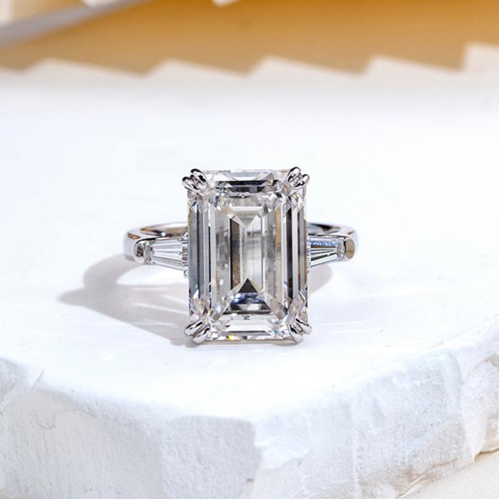 4CT Emerald Cut Moissanite Engagement Ring in 18K Gold | SEÓRA