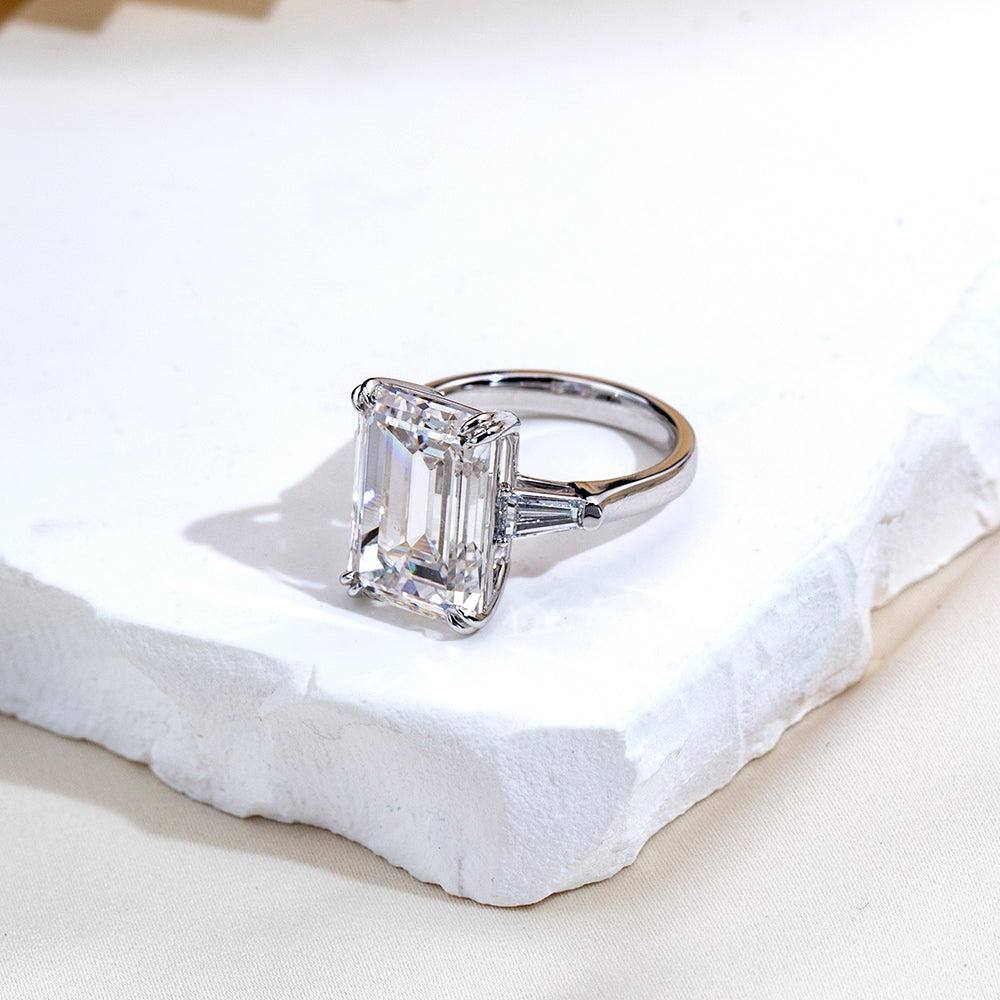 4CT Emerald Cut Moissanite Engagement Ring in 18K Gold | SEÓRA