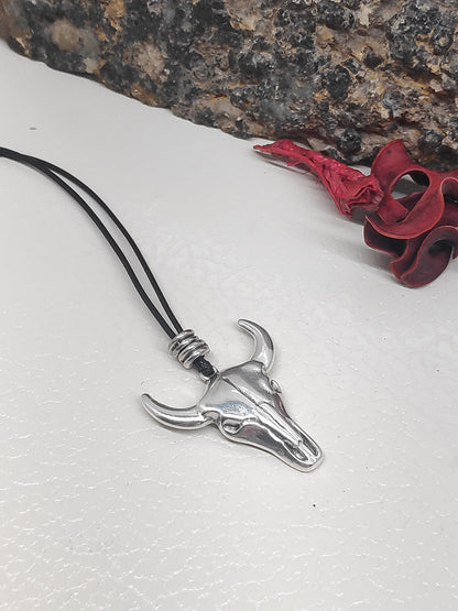 Bull Head Pendant Necklace for Men, Bull Skull Stainless Steel Pendant Men, Adjustable Black Cord Necklace, Western Pendant Necklace