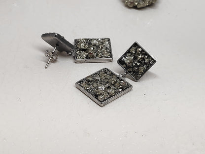 Raw Pyrite Square Stud Earrings – Gold Plated Geometric Healing Jewelry