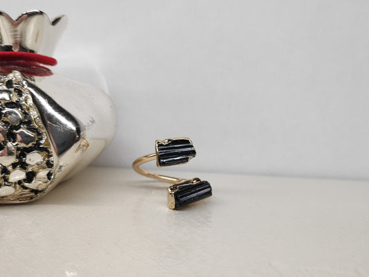 Raw Black Tourmaline adjustable ring, Reiki antique, black crystal, fashion dainty elegant women protection stone finger ring