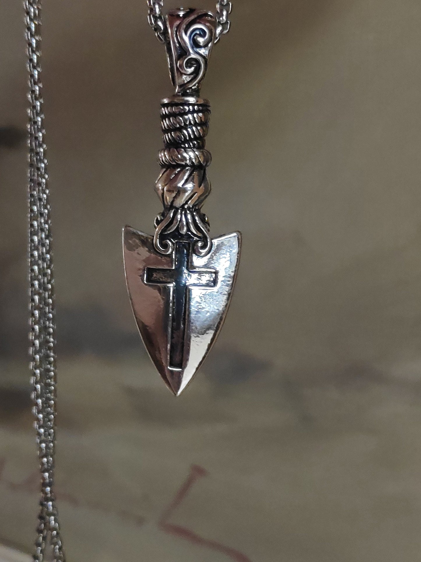 Domineering knight spear and shield cross, weapon arrowhead Pendant, Arrow pendant necklace men Ancient silver colour, retro, trendy jewelry