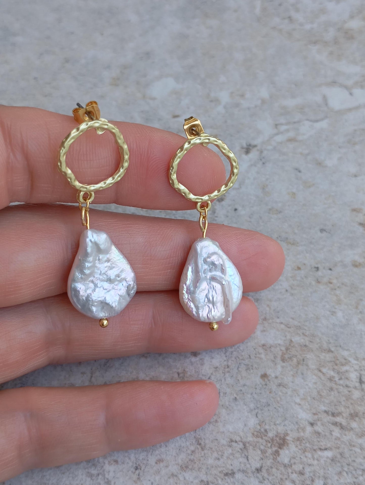 Freshwater droplet shape white Pearls Earrings golden hollow circle studs women Dainty Elegant Evening Bohemian Earrings gift for girlfriend