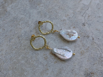 Freshwater droplet shape white Pearls Earrings golden hollow circle studs women Dainty Elegant Evening Bohemian Earrings gift for girlfriend