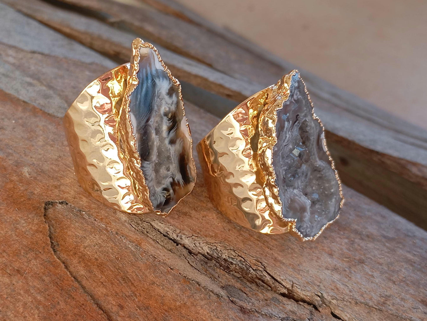 Raw Lace agate geode adjustable finger ring, antique, bohemian healing, protection, natural gemstone, fashion dainty elegant gift for women