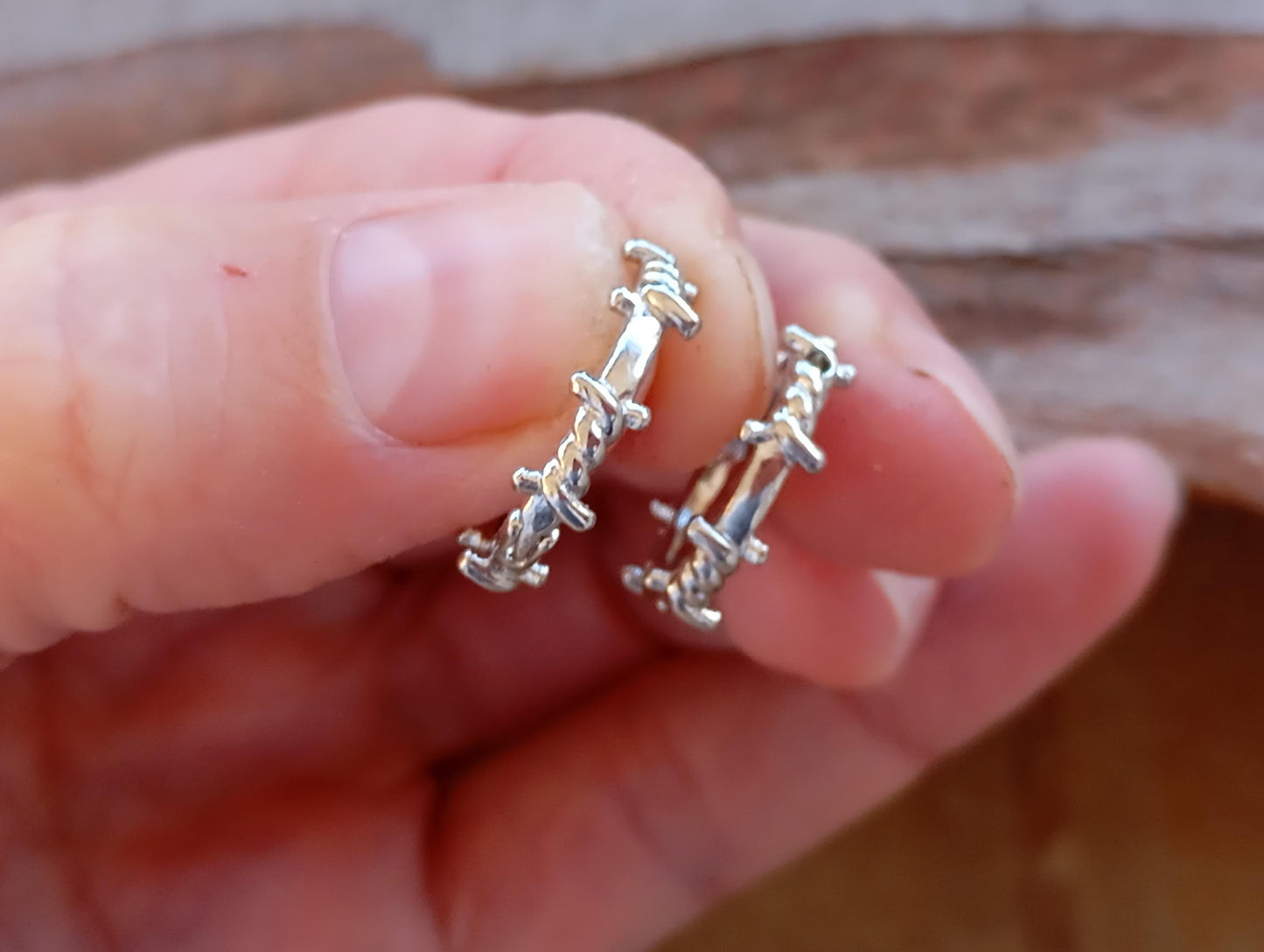 Mens Thorns hoops silver colour for men or women , Punk hippie Piercing Round ring metal simple circle earrings