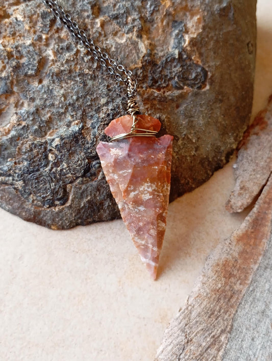 Hand carved Arrowhead Indian brown agate Pendant Necklace, Handmade, 2,75 inches arrow, Energy Protection Healing Gemstone, mascot, reiki