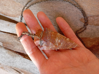 Hand carved Arrowhead Indian brown agate Pendant Necklace, Handmade, 2,75 inches arrow, Energy Protection Healing Gemstone, mascot, reiki