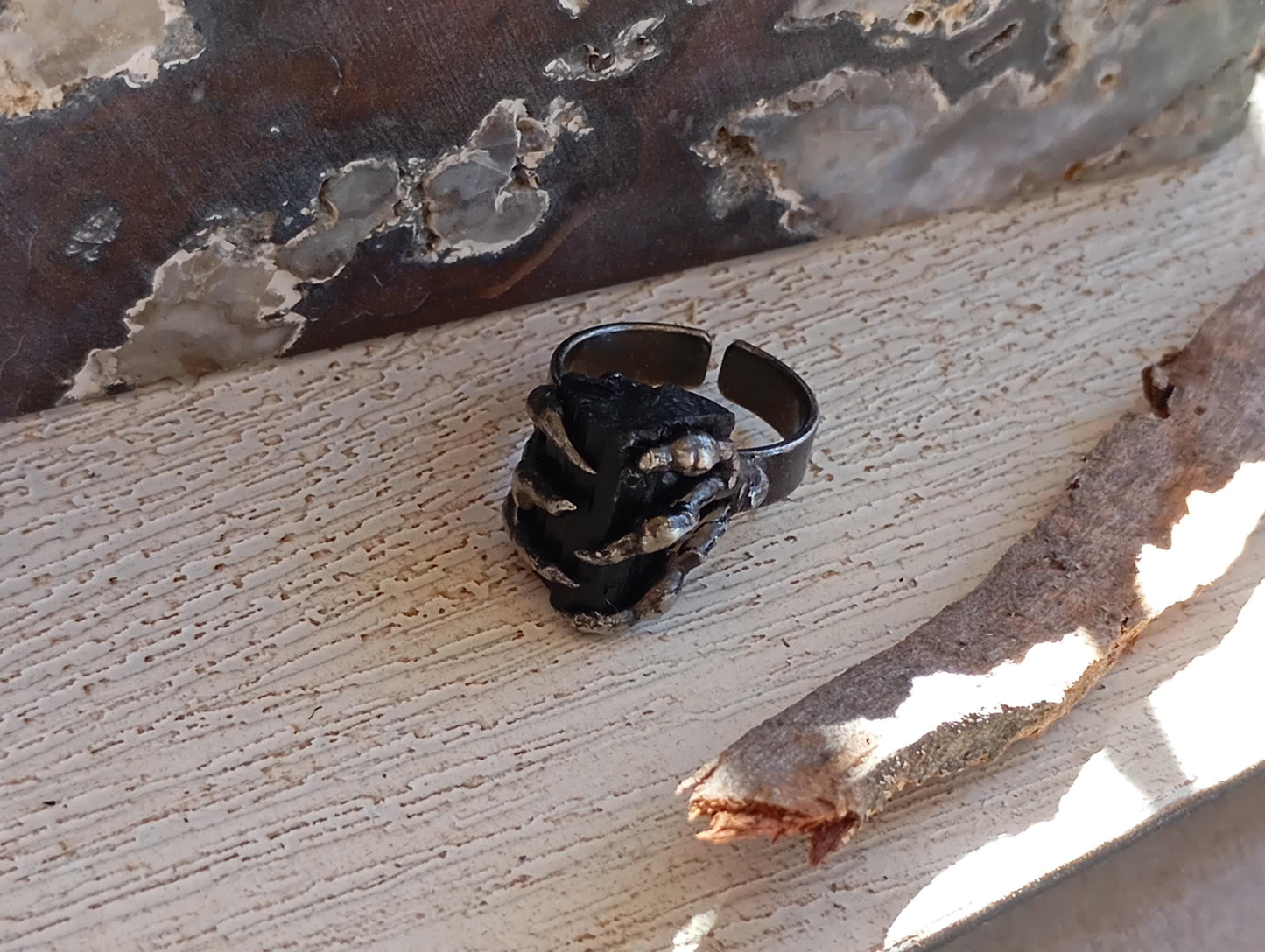 Raw Black Tourmaline claws ring, adjustable finger ring, gemstone,Reiki, antique bronze,retro,gothic evil eye protection stone,mascot,amulet