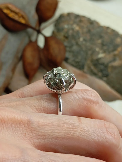 Raw Pyrite Adjustable Ring – Stainless Steel Crystal Cluster