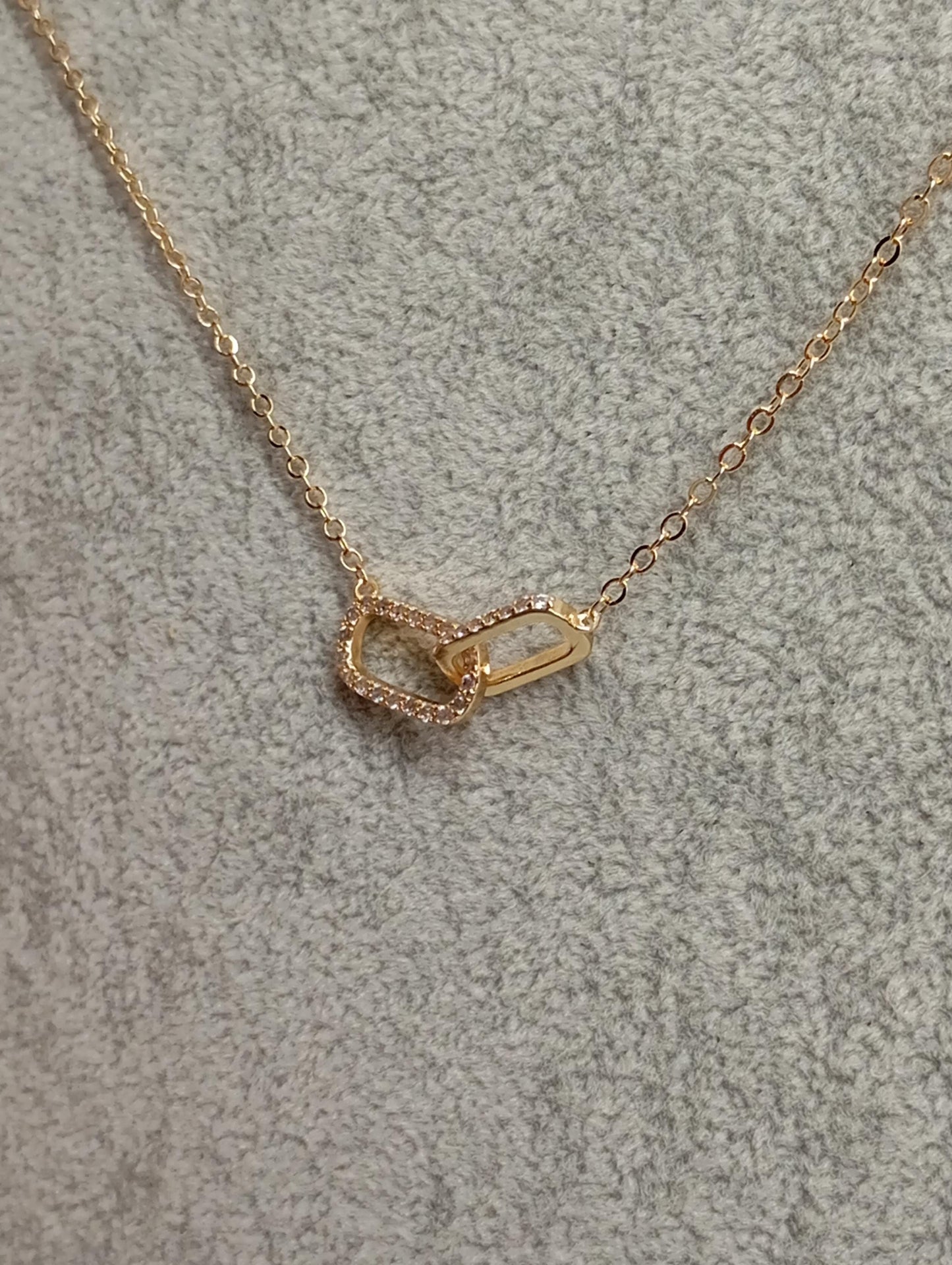 Gold Rhinestone Link Pendant Necklace – Double Oval Chain, Elegant Minimal Choker