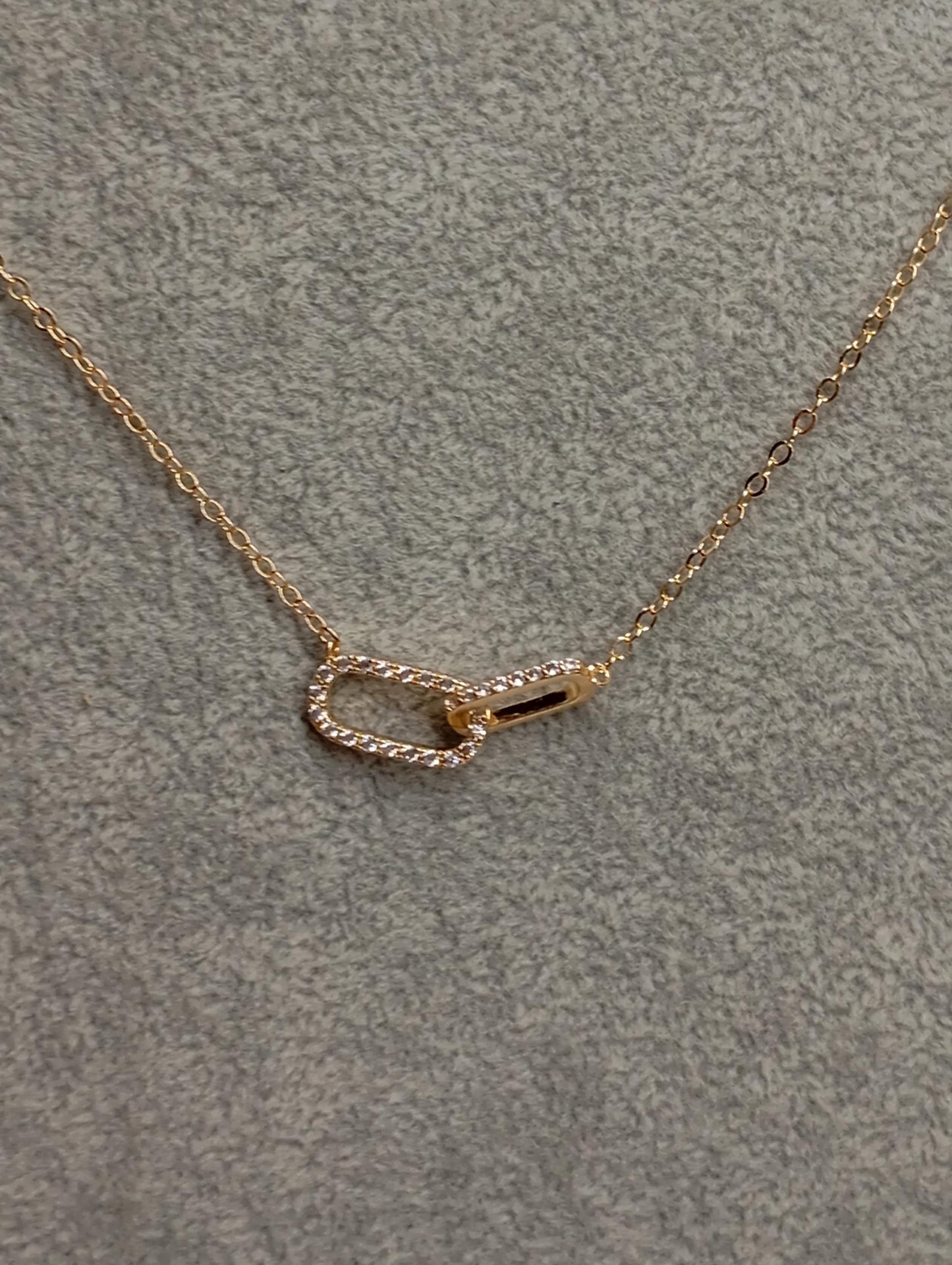 Gold Rhinestone Link Pendant Necklace – Double Oval Chain, Elegant Minimal Choker