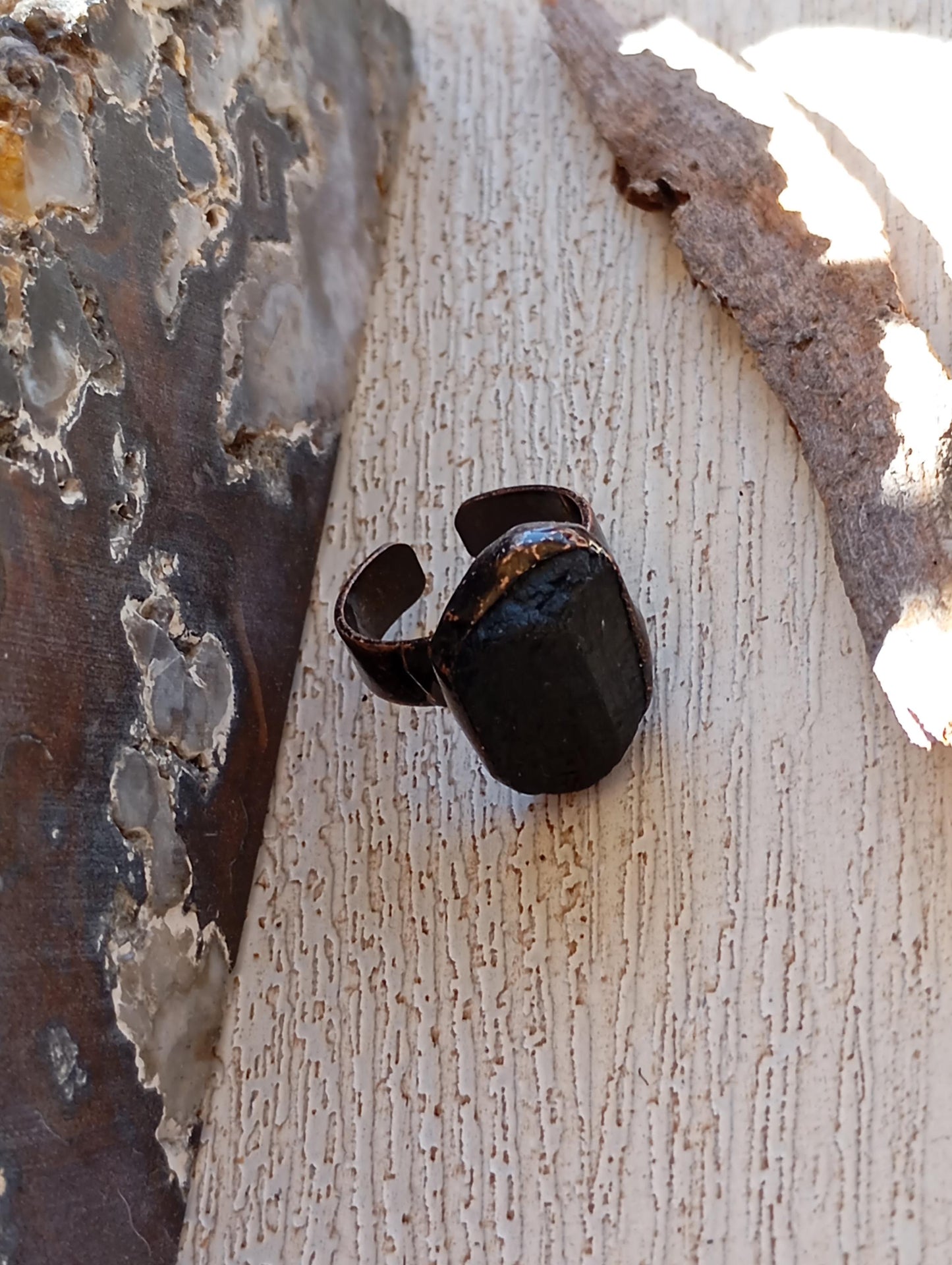 Raw Black Tourmaline open brass finger ring man, gemstone, Domineering,Reiki, antique bronze, retro,evil eye protection stone, mascot,amulet