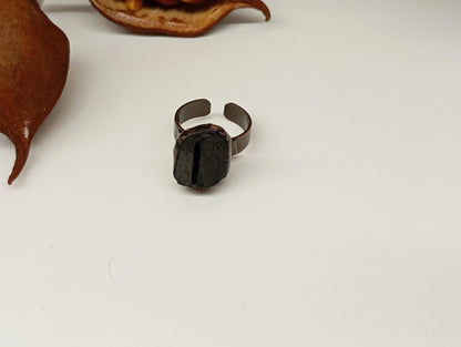 Raw Black Tourmaline open brass finger ring man, gemstone, Domineering,Reiki, antique bronze, retro,evil eye protection stone, mascot,amulet