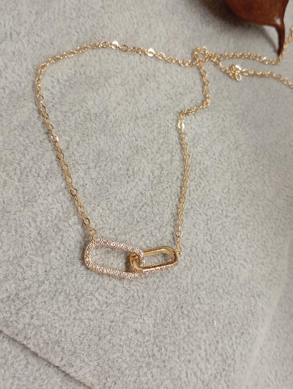 Gold Rhinestone Link Pendant Necklace – Double Oval Chain, Elegant Minimal Choker