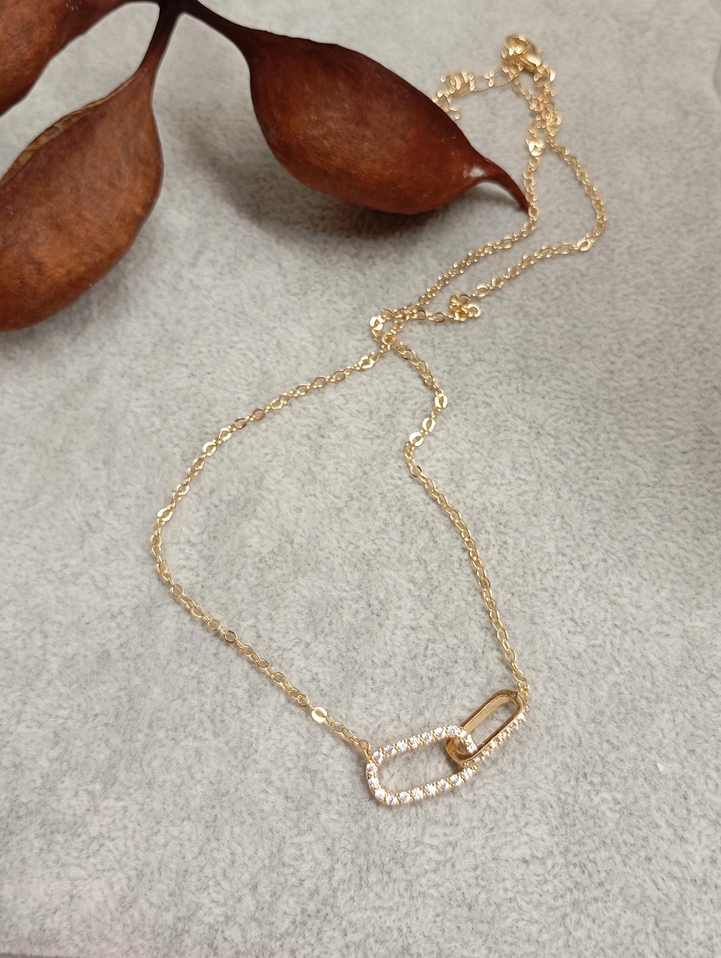 Gold Rhinestone Link Pendant Necklace – Double Oval Chain, Elegant Minimal Choker