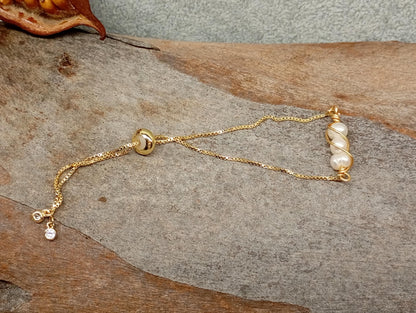 Three Freshwater Pearl Bracelet – Wire Wrapped Gold Chain, Adjustable Minimalist Jewelry, Wedding & Party Gift for Her