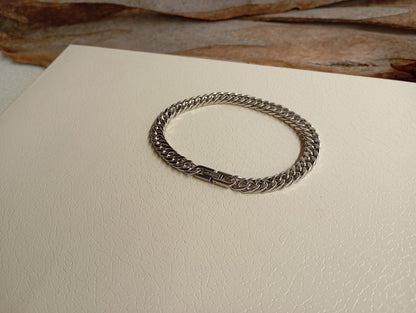 Mans Cuban link chain bracelet in stainless steel with sturdy box clasp, thick  masculine , modern, casual minimalist wristband