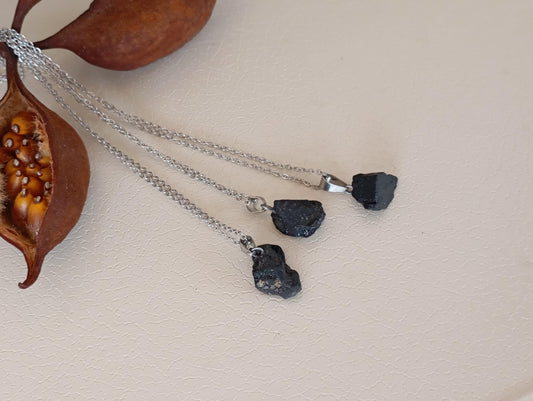 Raw Black Tourmaline Pendant Necklace, Energy Stone Necklace, Healing, evil eye Protection, Spiritual, Mascot, Reiki, Natural Gemstone