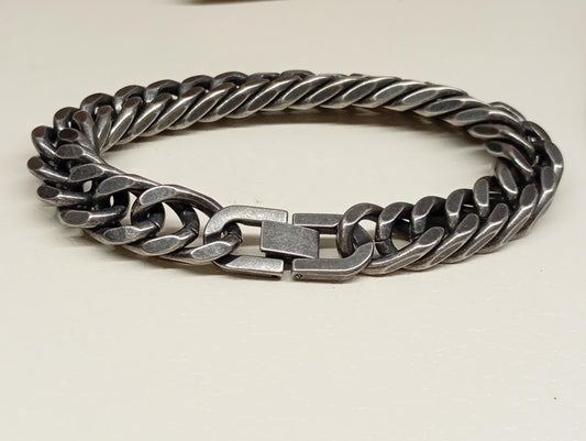 Mans Oxidized Cuban link chain bracelet in stainless steel with sturdy box clasp, thick  masculine , modern, bild wristband