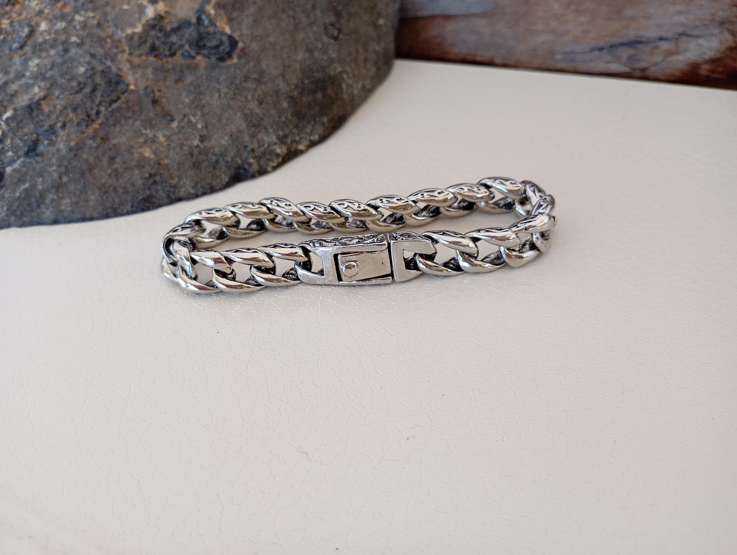 Cuban Chain Bracelet for Men – Heavy Duty Silver Tone Link Bracelet – Masculine Wristband with Secure Clasp – Gift for Him