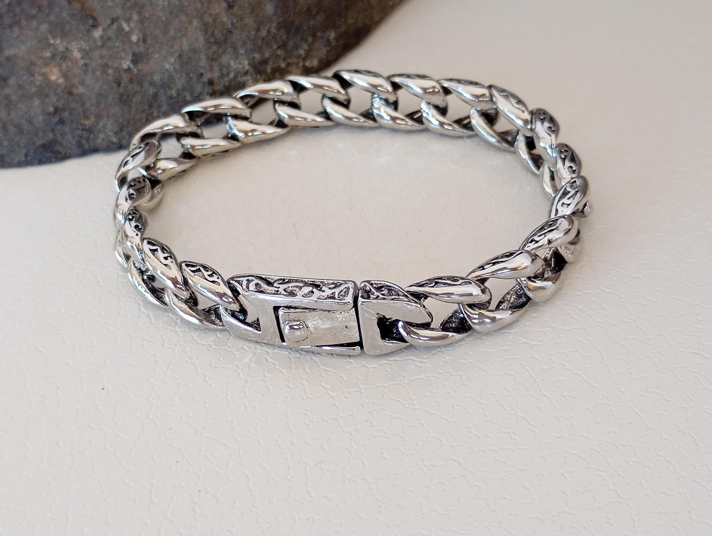 Cuban Chain Bracelet for Men – Heavy Duty Silver Tone Link Bracelet – Masculine Wristband with Secure Clasp – Gift for Him