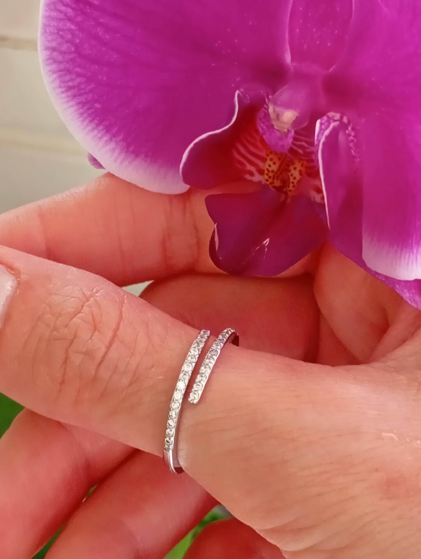 925 Sterling Silver Spiral Ring – Adjustable Open Band with Cubic Zirconia – Dainty Minimalist Wrap Ring – Elegant Gift for Her