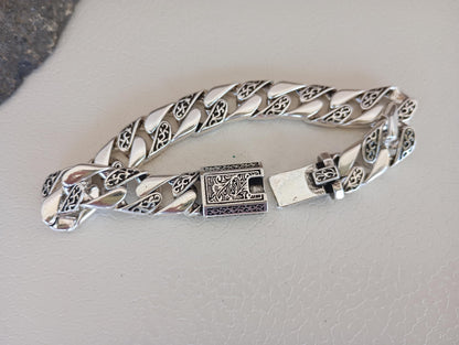 Engraved Stainless Steel Bracelet for Men, Silver Chain with Ornate Clasp,  20cm Viking-Style Link Bracelet – Unique Gift for Him