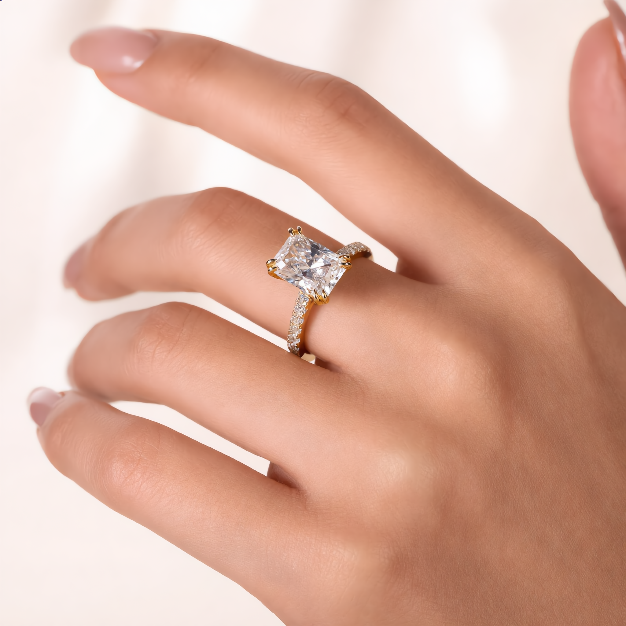 Radiant Cut 2CT Moissanite in 18K Gold Engagement Ring | SEÓRA