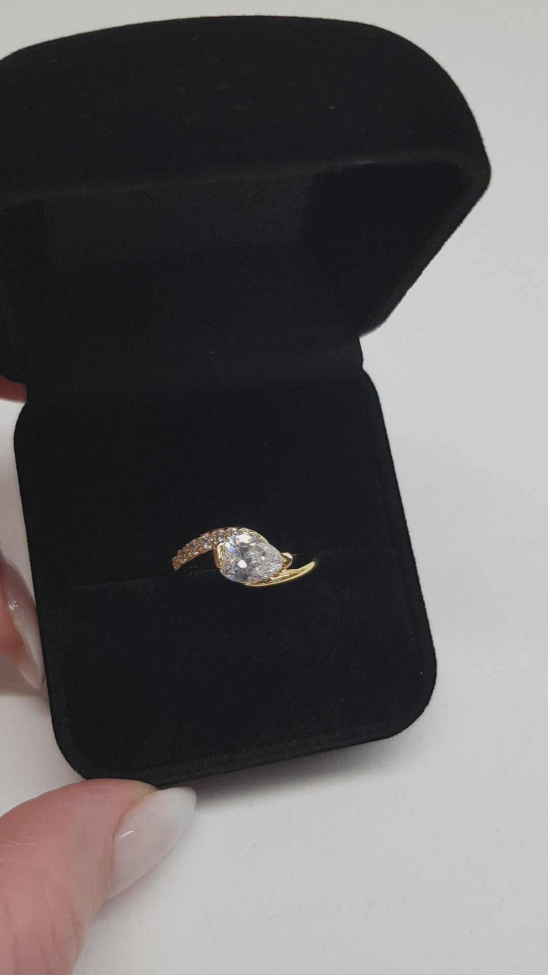 SEÓRA | Statement Drop Ring, CZ Brass Band