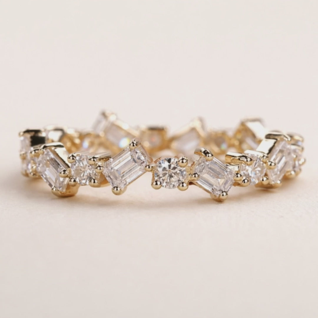 Emerald & Round Cut Moissanite Full Eternity Ring – 18K Gold | SEÓRA
