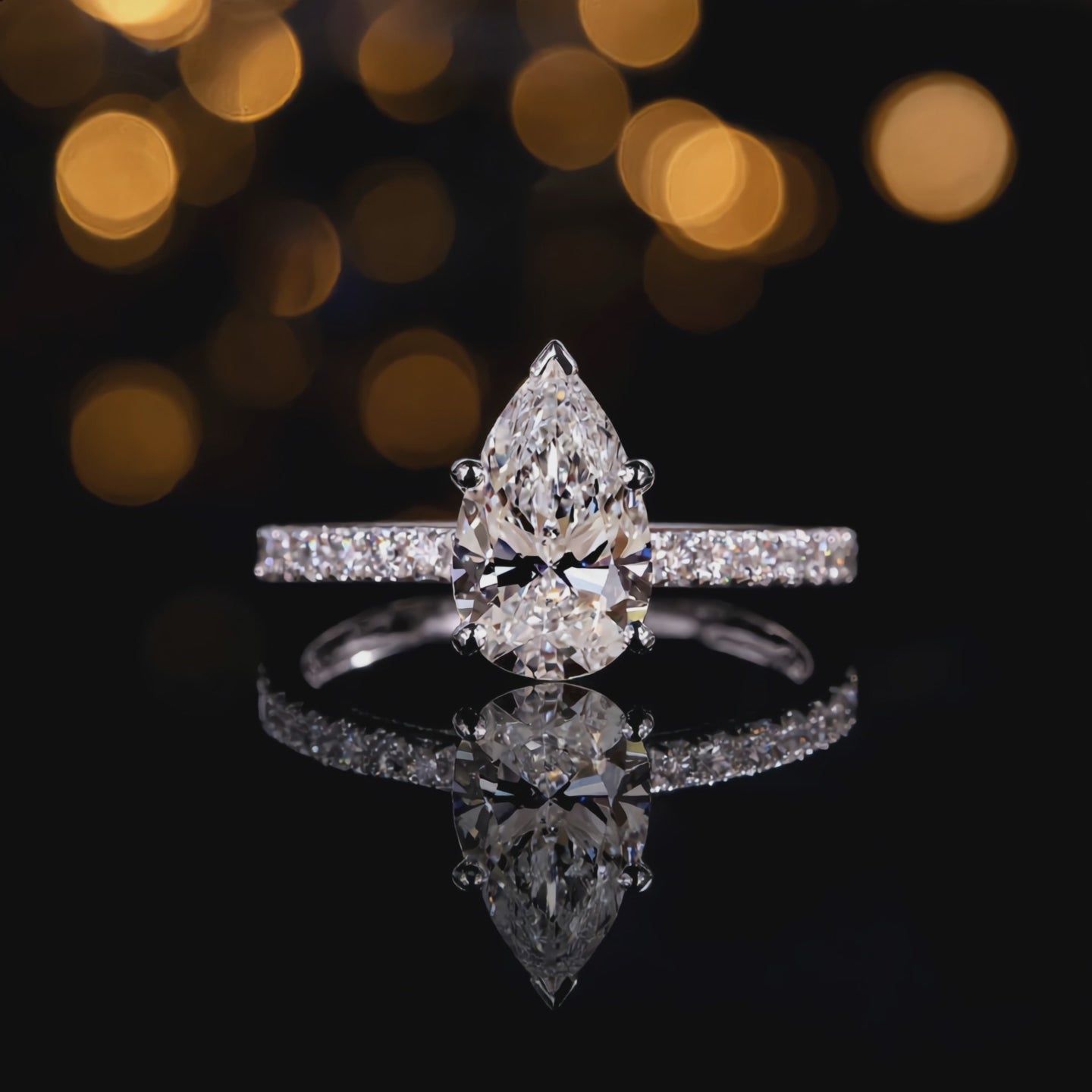 Pear Cut 2CT Moissanite 18K Gold Ring | SEÓRA