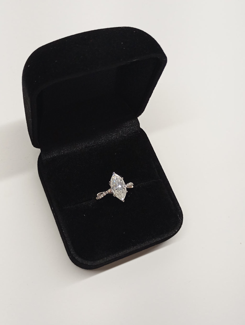 Marquise 2CT Moissanite in 18K Gold Ring | SEÓRA