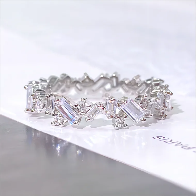 Alternating Baguette & Round Moissanite Eternity Ring | 925 Sterling Silver Wedding Band | SEÓRA