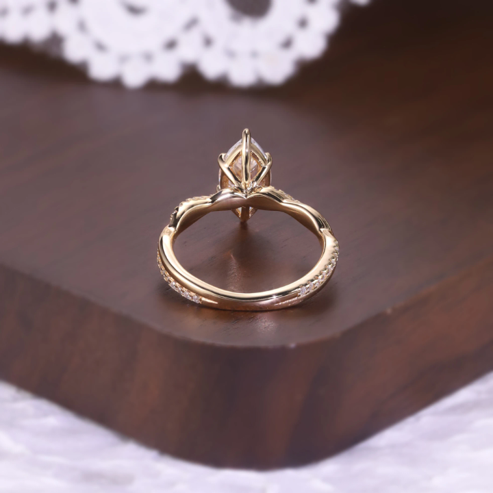 Marquise 2CT Moissanite in 18K Gold Ring | SEÓRA