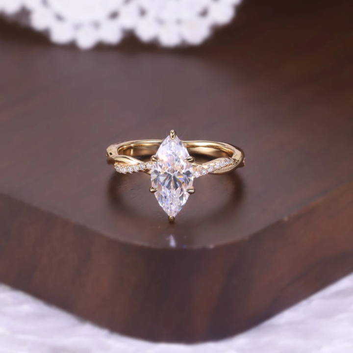 Marquise 2CT Moissanite in 18K Gold Ring | SEÓRA