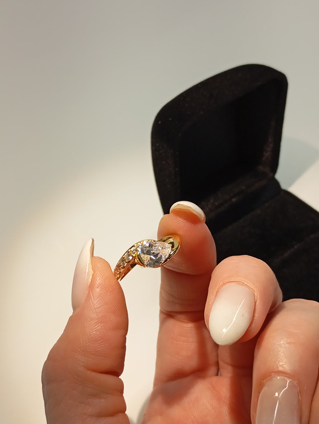 SEÓRA | Statement Drop Ring, CZ Brass Band