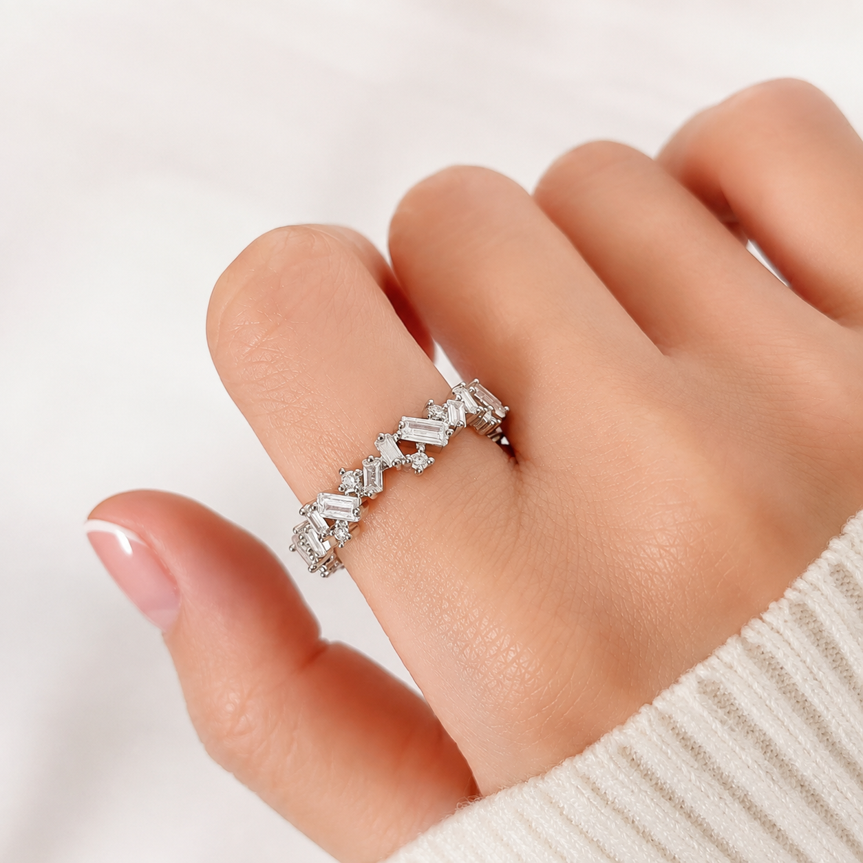 Alternating Baguette & Round Moissanite Eternity Ring | 925 Sterling Silver Wedding Band | SEÓRA