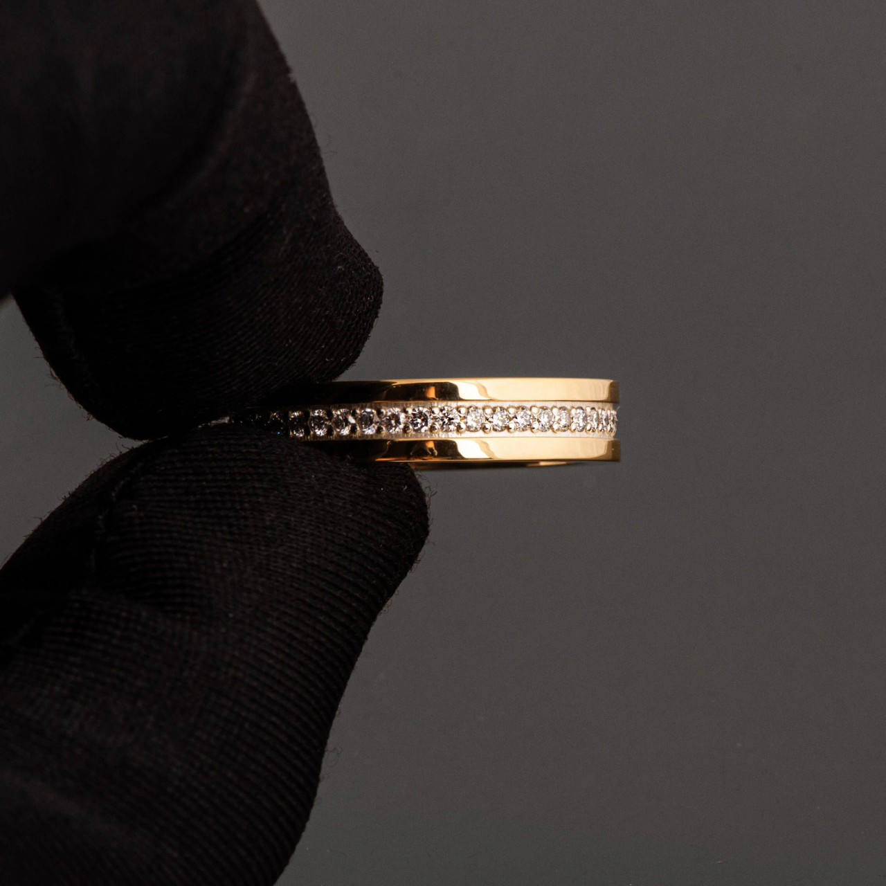 18K Gold Lab Diamond Band Ring | Minimalist Wedding Ring | SEÓRA