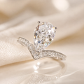 Pear Moissanite Chevron Ring – 2 CT | Solid 14K Gold | SEÓRA