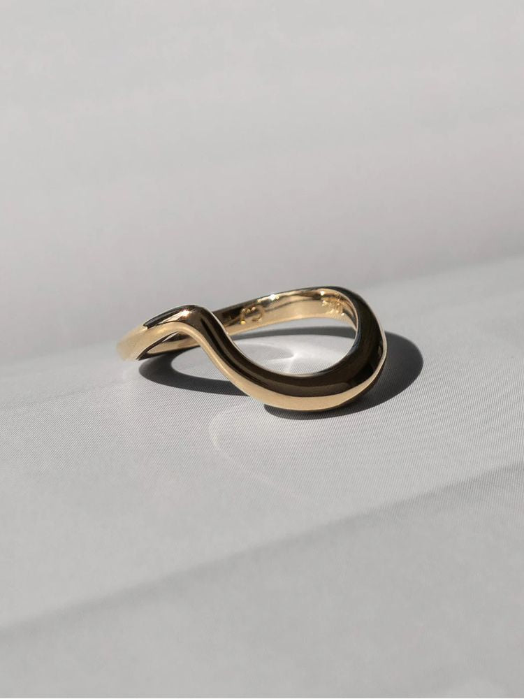 SEÓRA | Curve Oval Ring , CZ Brass Band