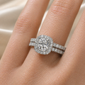 Cushion Cut Halo Bridal Gold Ring Set | SEÓRA